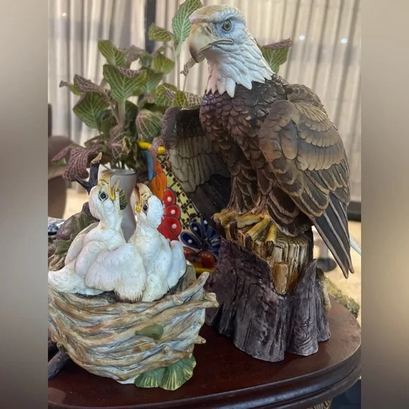 Andrea By Sadek Majestic Bald Eagle Figurine - Picture 2 of 13